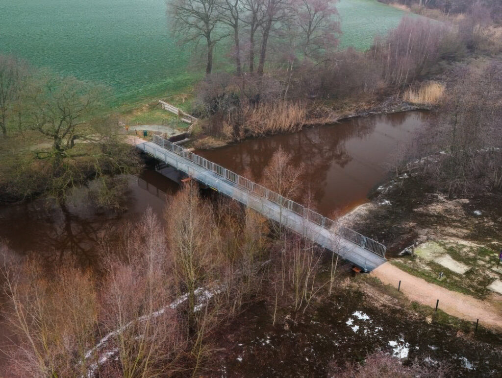 Noodbrug over de Regge